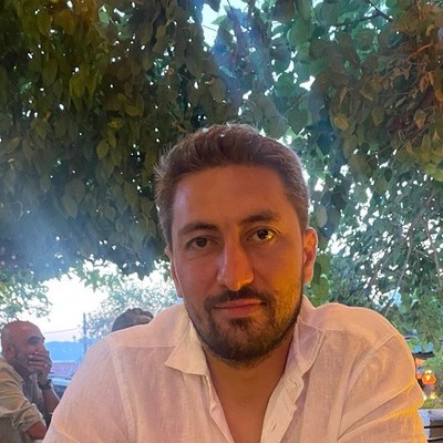 İhsan Özlü